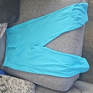Zyia Capri leggings